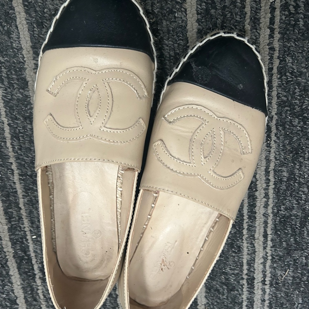 CHANEL Cream and Black Espadrilles Classic Design